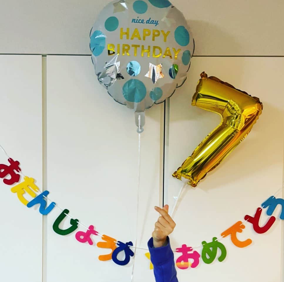 荒木絵里香のインスタグラム：「Happy Birthday My Love!!! 2021.1.21 娘、7歳の誕生日を迎えました🎂  寂しい思いをさせてしまってることも多いけど、元気に成長してくれてありがとう。」