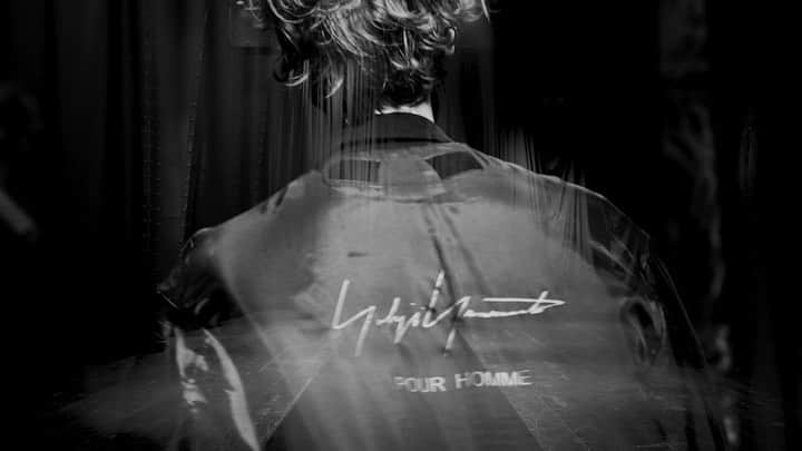 山本耀司のインスタグラム：「Discover the new Yohji Yamamoto POUR HOMME Autumn/Winter 2021-22 Collection   Photo & Vidéo by @takayofficial   #YohjiYamamoto #YohjiYamamotoPOURHOMME  #AW21 #PFW #PMFW  @FHCM @parisfashionweek」