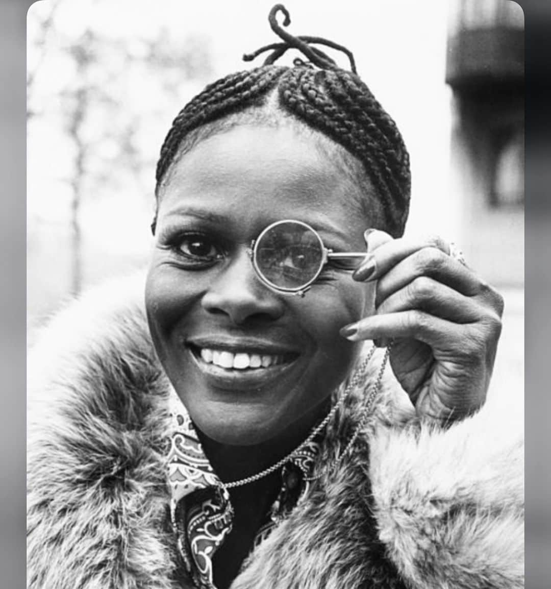 Lacy Redwayのインスタグラム：「You have influenced us all one way or another. 🌹  #CicelyTyson 👑」