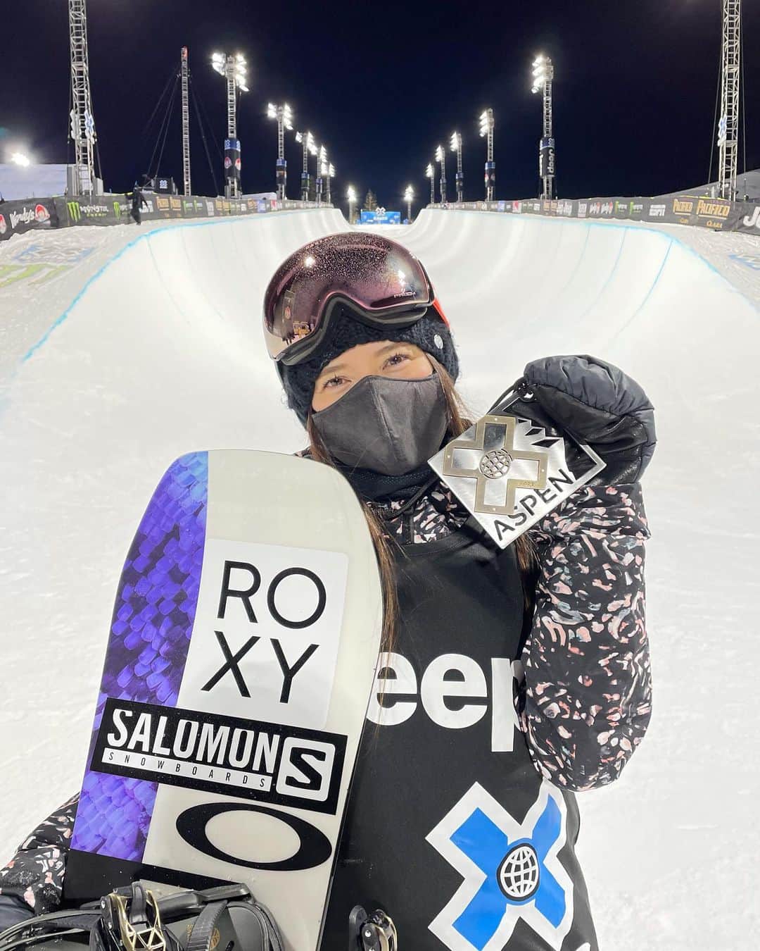 松本遥奈のインスタグラム：「I’m soooooooooo happy🥰🥉 Congratulations! 🥇 @chloekim  🥈 @maddie_mastro  Thank you @xgames 🙏 #xgames #aspen  #snowboard #halfpipe  #salomonsnowboardsjapan  #roxy #roxyjapan #roxysnow  #oakleyjapan #oakleysnowboarding  #giro #dominator #sidas  #falken #teamfalken #美瑛選果」