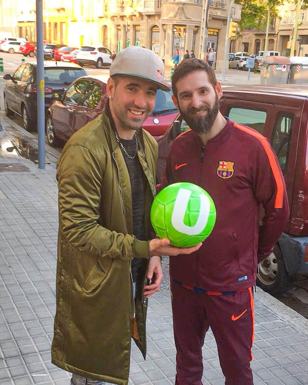 ショーン・ガルニエのインスタグラム：「I met Messi guys 🥰🤪 #Messi #SeanGarnier #Urbanballer #Barcelona #Football」