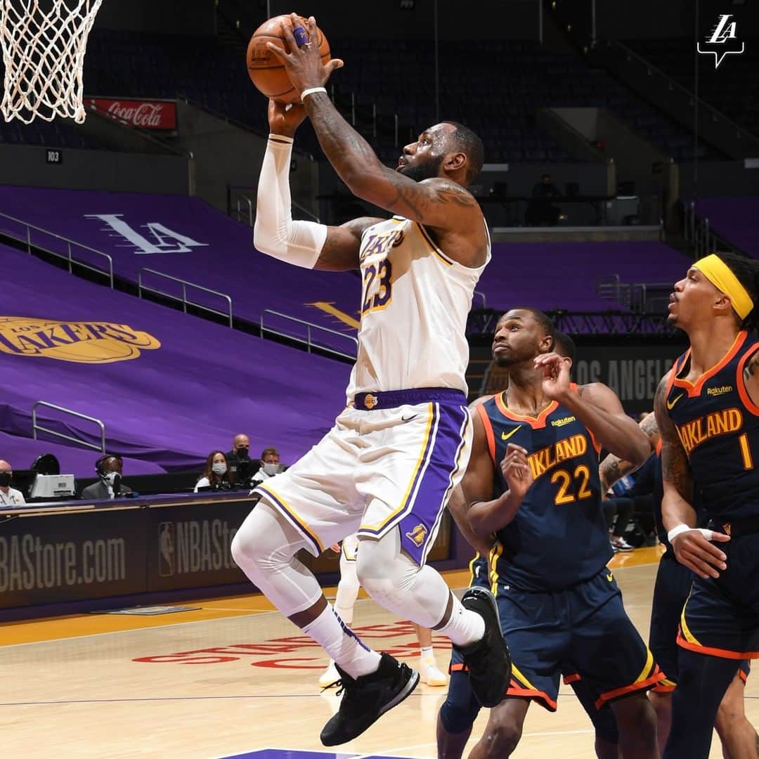 Los Angeles Lakersのインスタグラム：「King Playmaker 👑」