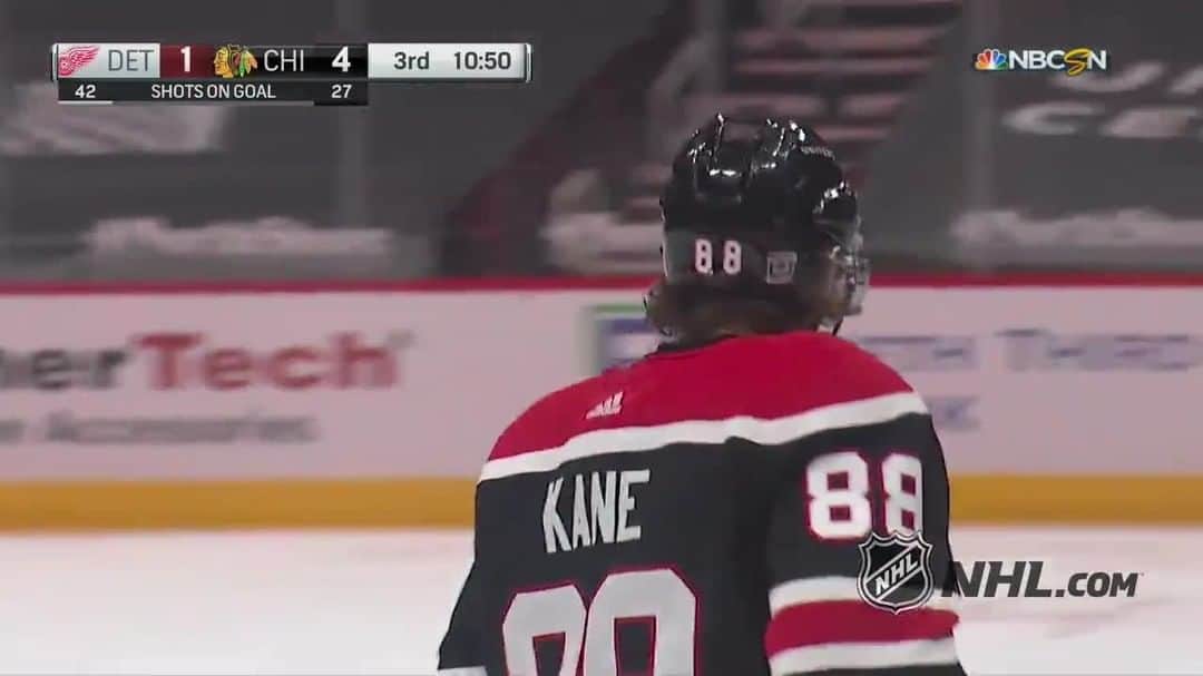 NHLのインスタグラム：「CHALK 👏 IT 👏 UP 👏  Patrick Kane reaches the 400-goal milestone!」