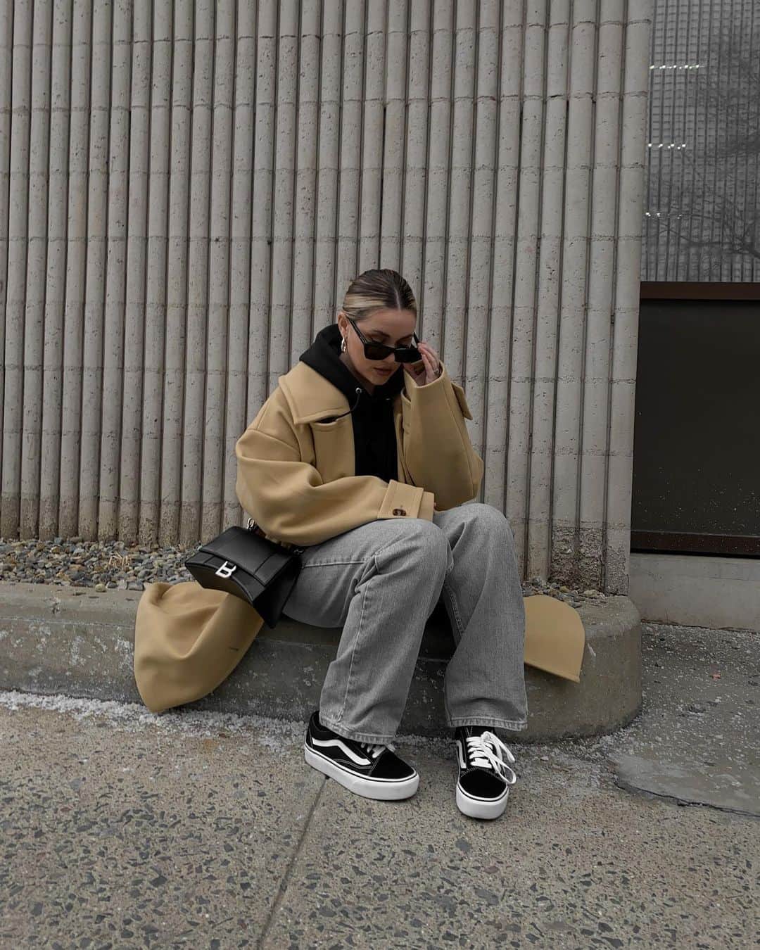 ASOSのインスタグラム：「@kerifay [she/her]​ looking 😍in the ASOS DESIGN oversized peacoat [1824373]」