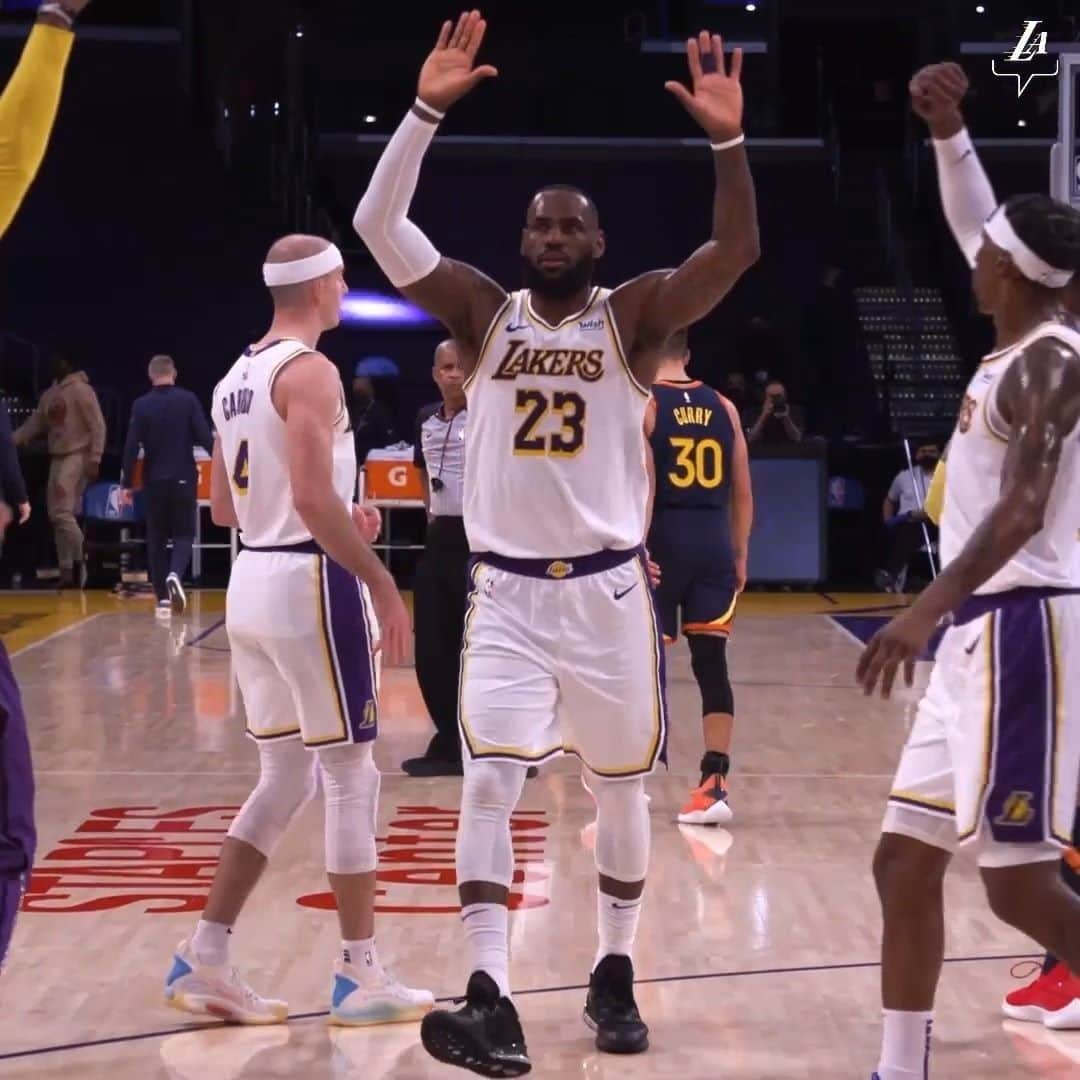 Los Angeles Lakersのインスタグラム：「👑 > 🚨」