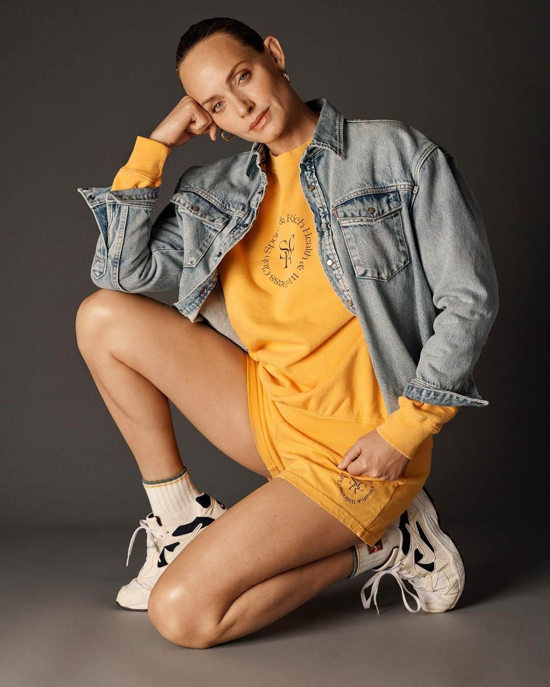 emilyのインスタグラム：「AMBER!!!!!!!!!!! @ambervalletta for @sportyandrich Spring Drop 1. Online 3/8.  SO incredibly excited to share these images!!! We love celebrating icons, and who better than Amber to represent an era of OG supermodels who defined 90s fashion and culture.   A portion of the proceeds from this drop will be donated to @surfrider who works to protect and restore our oceans. 🌍🌊💙  Photography @alexandranataf  Hair @teddycharles35  Assistants: @natgawd @aubdolores」