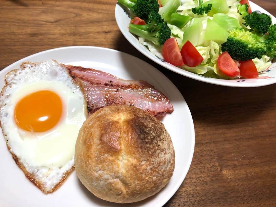 辻本耕志さんのインスタグラム写真 - (辻本耕志Instagram)「朝食らしい朝食が好き。 #朝食らしい朝食」2月8日 10時10分 - tsujimotokouji