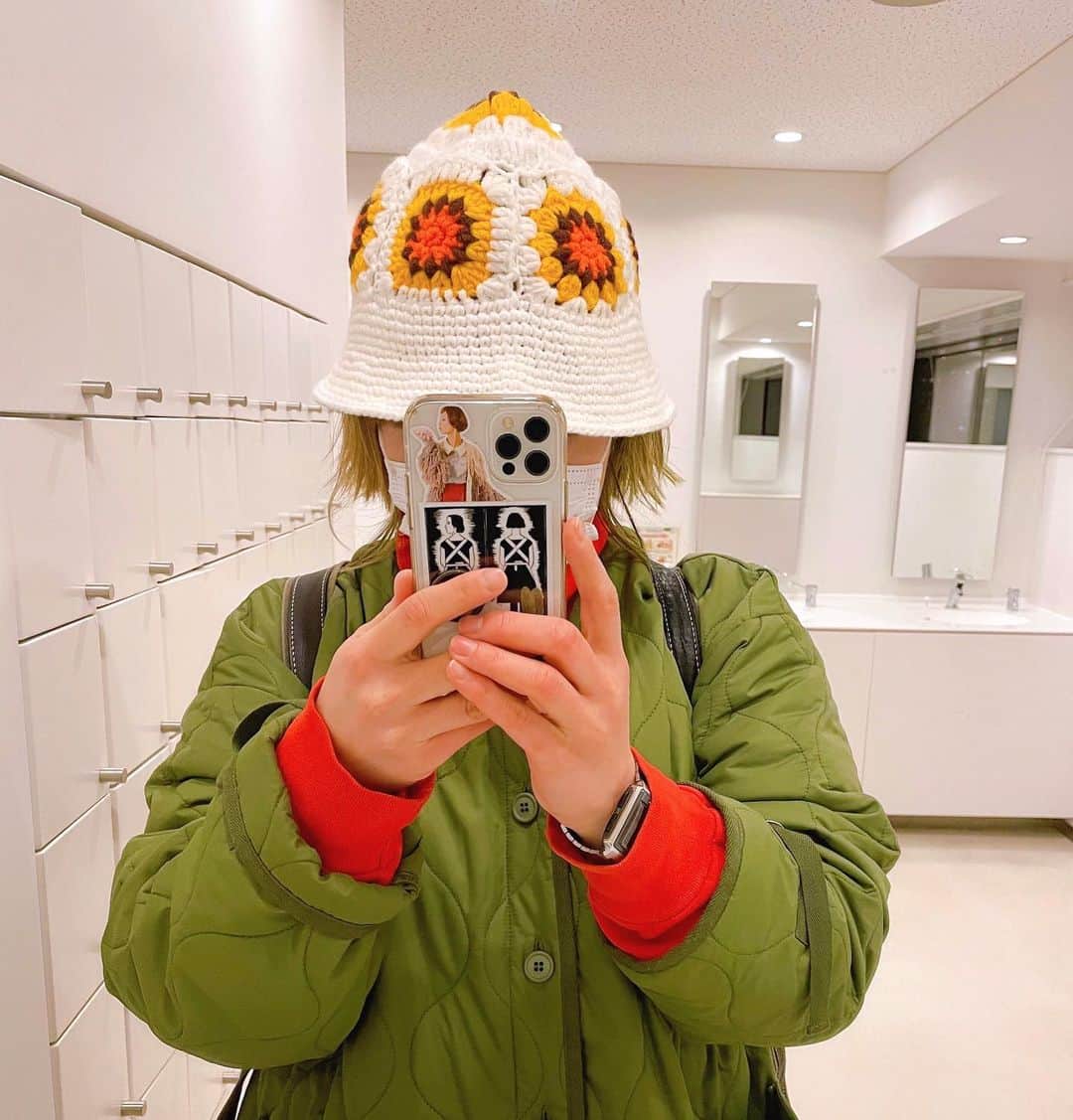 和田美枝さんのインスタグラム写真 - (和田美枝Instagram)「帽子が好きすぎて👒  ご機嫌なの仲間入り👒  #帽子のコレクション #増やしたいし #作りたいし #編めるようにもなりたいし #帽子愛 #WONDERWOO」2月8日 22時02分 - miewada