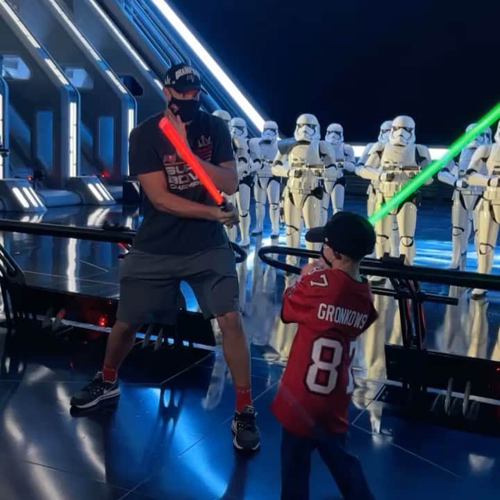 Walt Disney Worldのインスタグラム：「First Order or Resistance? @gronk celebrated the @Buccaneers championship victory today with us at the Most Magical Place on Earth 🏈! Read more about his visit on the @disneyparksblog. #WaltDisneyWorld #SBLV #DisneyMagicMoments ✨」