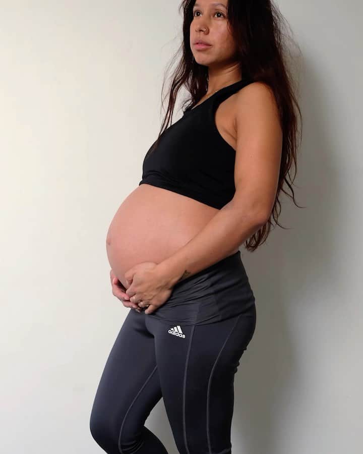 adidas Womenのインスタグラム：「"I feel empowered and energized to work out because I look good. I feel feminine, powerful and strong because I can see all the curves and how my body changes—I really like that" -@shintalempers (just under 28 weeks at shoot time) wearing our maternity Cotton Leggings and Sport Tank Top.  As a second time mother, Shinta has found embracing her changing body during pregnancy to be a journey with her own inner child while growing a child within her. Nourishing our inner child takes so many forms, but it often looks like fully enjoying activities that fulfill us – in Shinta's case pilates, pregnancy yoga, strength training, swimming and mindfulness.  “A lot of women are wearing big clothes during pregnancy, but then you are hiding your changing body and you should embrace it, it’s beautiful.”​」