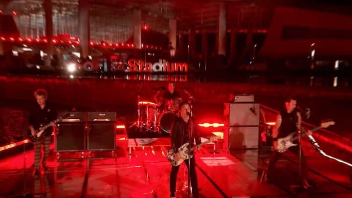 Green Dayのインスタグラム：「Had a blast performing at the 10th Annual @NFL Honors 🏈👋 ICYMI watch our performance of Still Breathing, Holiday + Basket Case on youtube.com/greenday」