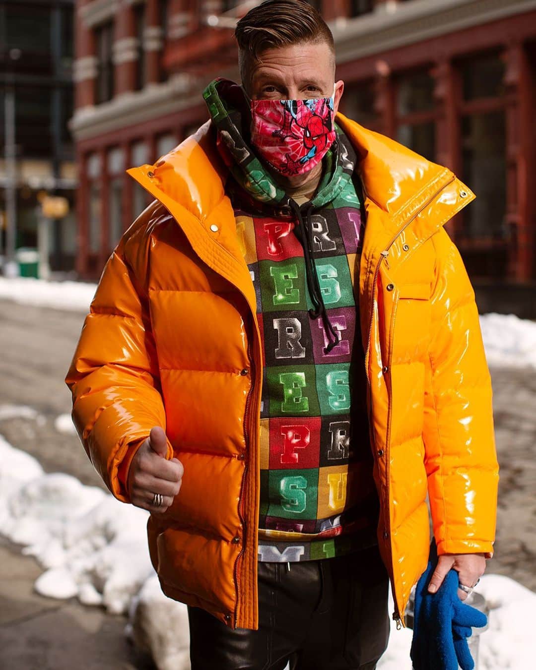 スコット・シューマンのインスタグラム：「Bright colors of Winter, Mercer St., NYC」