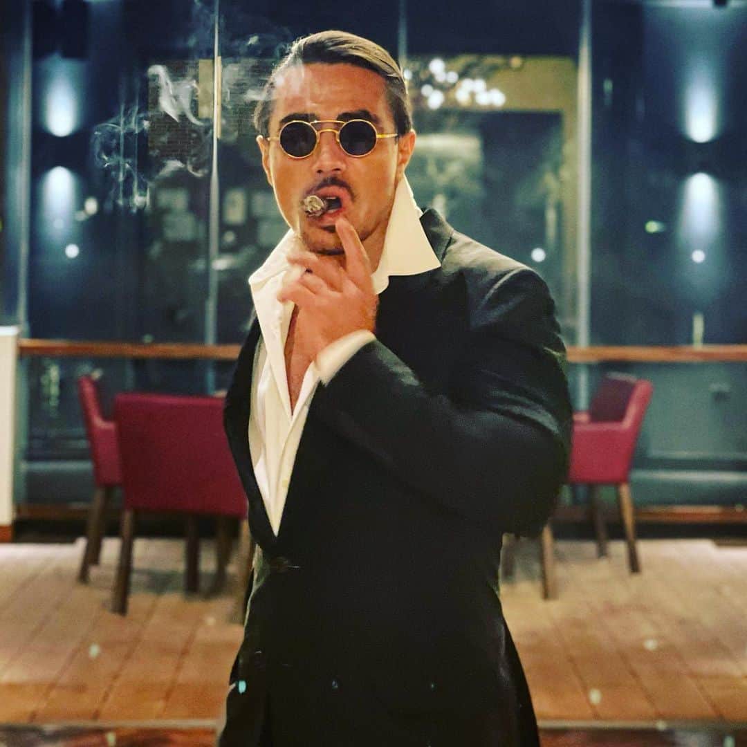 Saltbae（ヌスラット・ガネーシュ）のインスタグラム：「The incredible picture has hidden detail. Guess what it is? #saltbae #saltlife #salt」