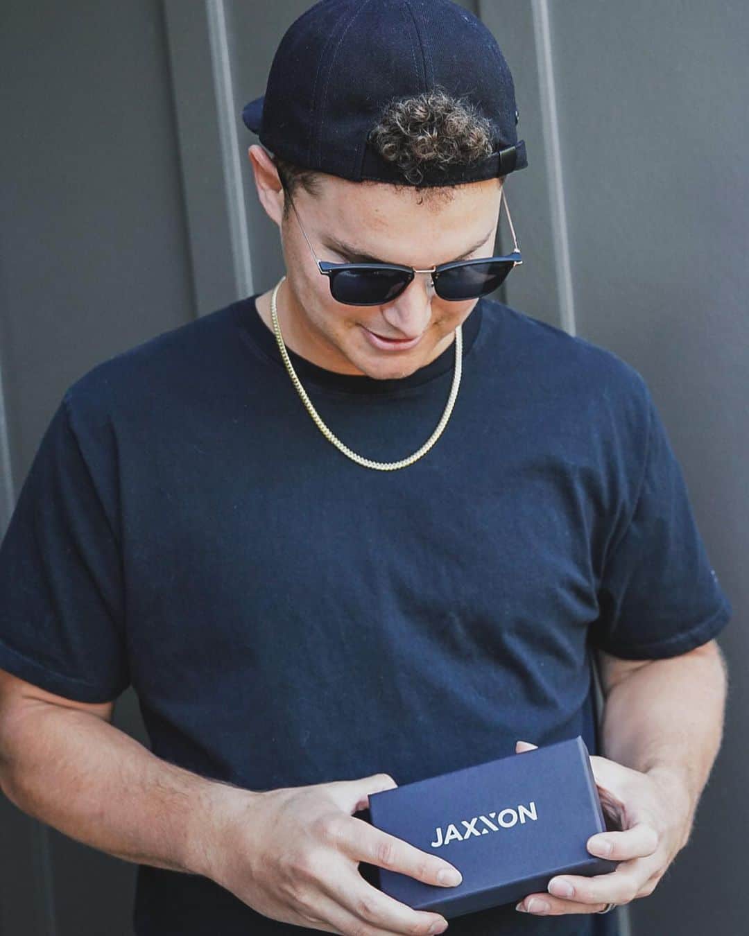 ジョク・ピーダーソンのインスタグラム：「Had to pick up a new chain for the season, @jaxxon with solid gold Cuban 🤯 they got something for everyone. #jaxxon」