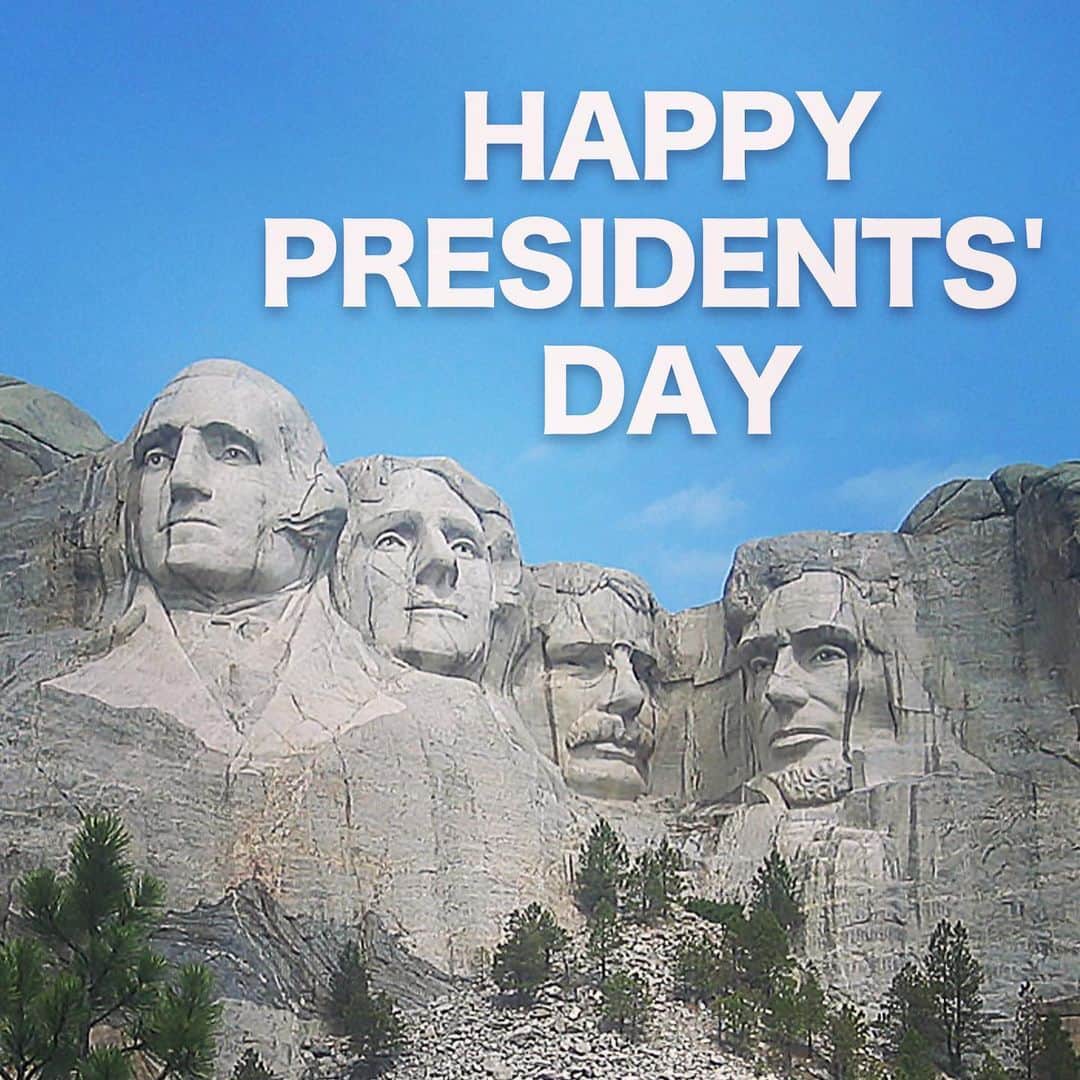 アメリカ大使館のインスタグラム：「2月第3月曜日は、大統領の日(President’s Day)🇺🇸の祝日㊗️です。 なんと、ジョージ・ワシントンとエイブラハム・リンカーンという2人の大統領のお誕生日🎂を合わせてこの日が祝日㊗️となりました。 正式名称を「ワシントン誕生日(George Washington’s Birthday)」と言います。 . #usa #america #presidentsday #georgewashington #abrahamlincoln #birthday #americanholiday #february #アメリカ #留学 #アメリカの祝日 #大統領 #大統領の日 #2月 #祝日」