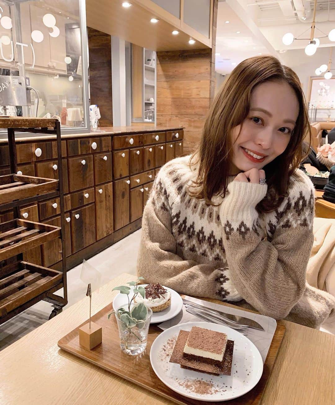 榊本麻衣さんのインスタグラム写真 榊本麻衣instagram カフェ行きたいなぁ 甘いものが食べたい Cafe カフェ カフェ巡り 東京カフェ カフェ巡り好きな人と繋がりたい おしゃれカフェ 美味しい Mai Food 笑顔 Smile 東京