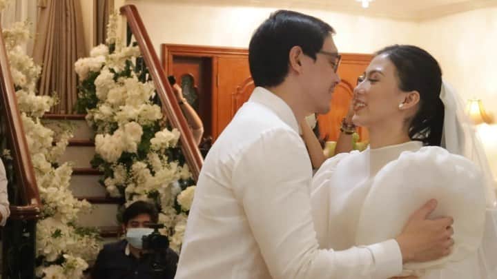 Alex Gonzagaのインスタグラム：「Promise this will be the last time i’ll post about my intimate wedding na..✌🏼i just really wanna share with all of you how we celebrated our love. Salamat sa lahat ng nakisaya para sa amin❤️ #LinkinmyBio to watch our wedding day before the night of lumpuhan 😬」