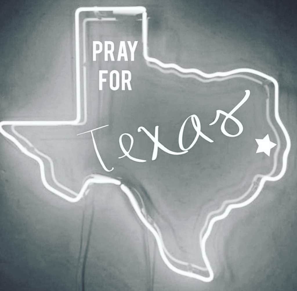 ジャネット・ジャクソンのインスタグラム：「My thoughts and prayers are with you Texas 🙏🏽🤍」
