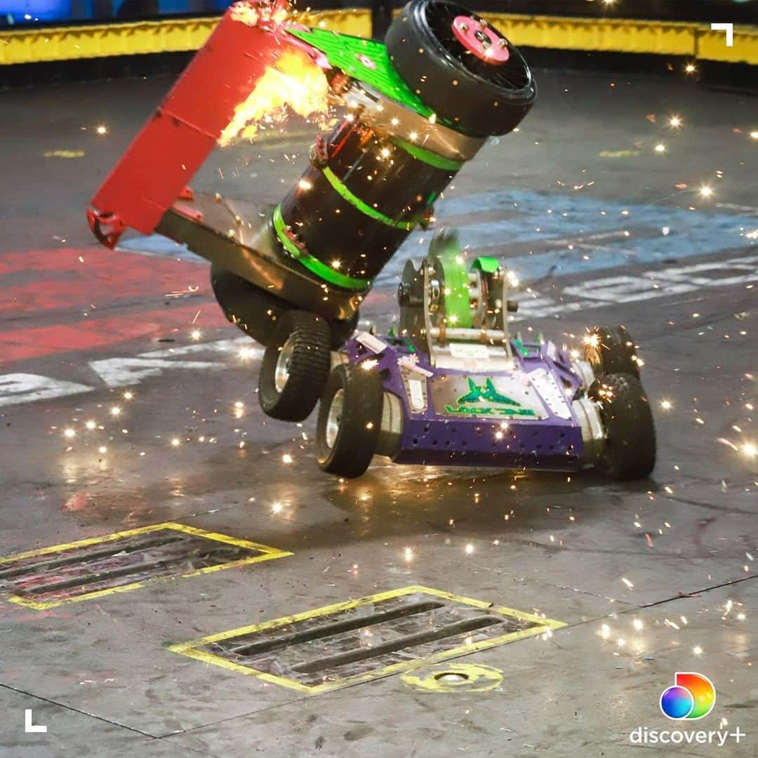 Discoveryのインスタグラム：「There's a new bounty on Beta. See which bot gets to take on the legend in the latest episodes of @battlebots: Bounty Hunters, streaming exclusively on @discoveryplus.  . . . . . #battlebots #beta #battlebot #robotfighting #discovery #discoverychannel」