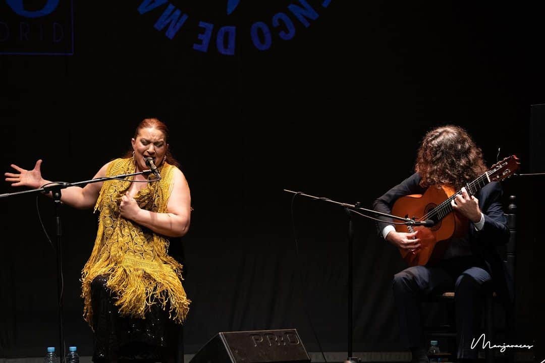 DeFlamenco.comのインスタグラム：「La Tana & El Perla, anoche en el @flamencomad @teatroflamadrid   @la_tana_oficial @perlaoficialelp   #flamenco #deflamenco #flamencomadrid #fotoflamenco 📷 @manjavacas.flamenco」