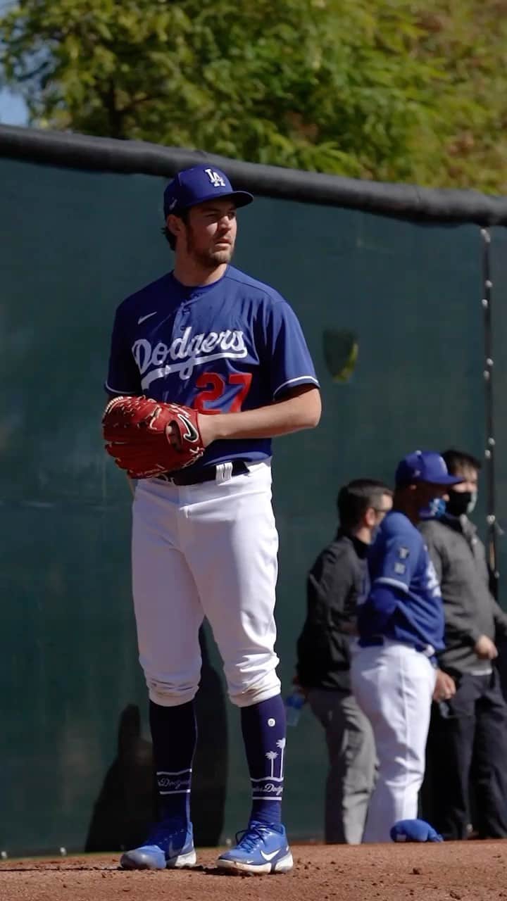 Los Angeles Dodgersのインスタグラム：「Now pitching, No. 27, @baueroutage.」