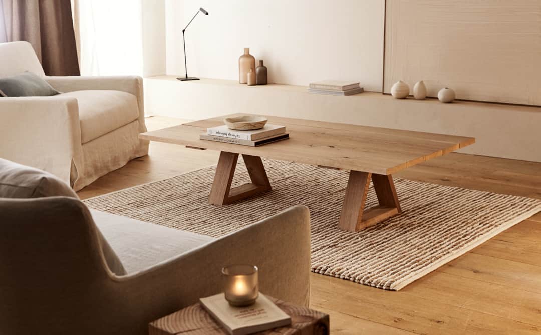Zara Homeのインスタグラム：「NEW IN · OAK CENTRE COFFEE TABLE: Inspired by old carpenter's tables, the table is characterised by a rustic finish that is achieved by brushing by hand with a barbed brush and then applying liquid wax, which protects and maintains the natural look of the wood. Find out more at zarahome.com」