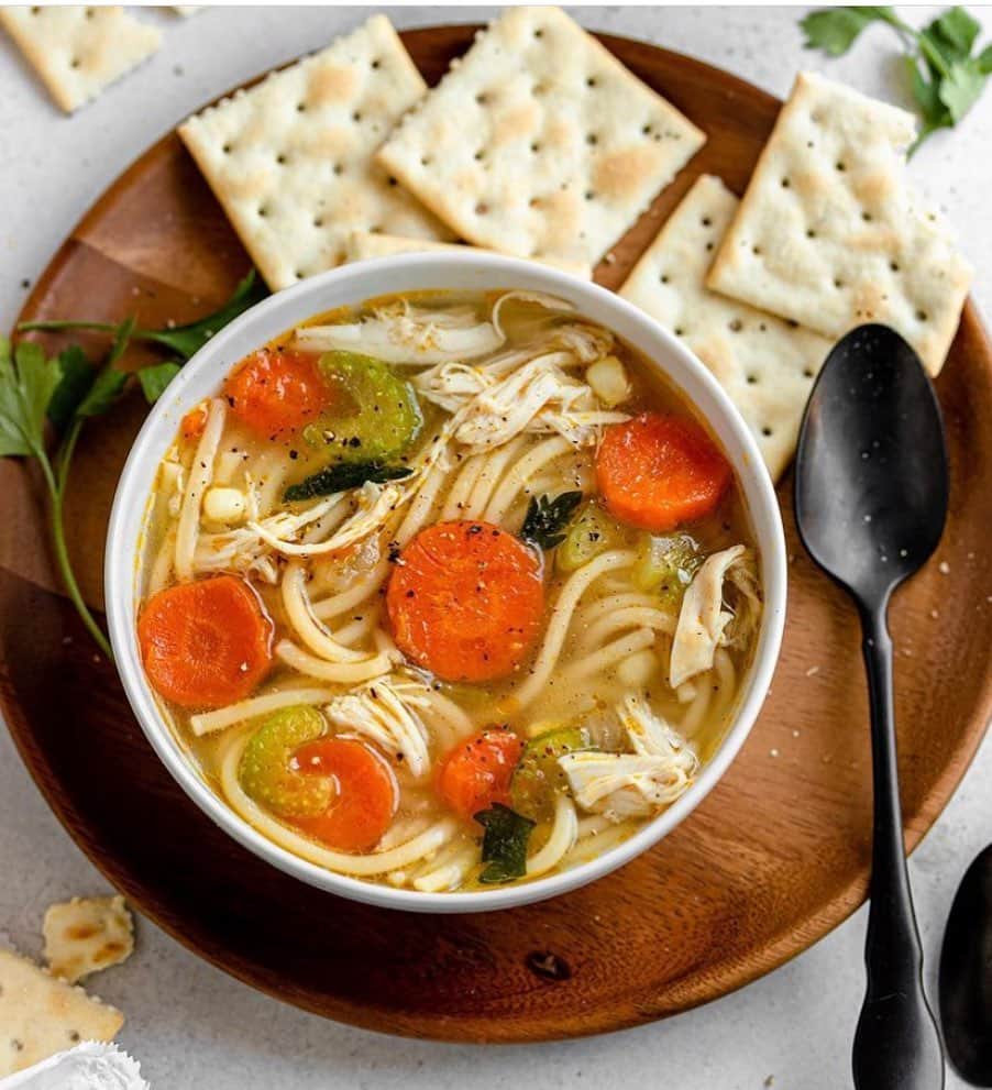 Jessie Jamesのインスタグラム：「Ahhhh yes...The perfect bowl of comfort on a cold snowy day 🥰 this yummy chicken noodle soup is from my cookbook @justfeedme 🥰 I just signed on for another cook book this past week and I would love to know what you’d like to see in my next book?」