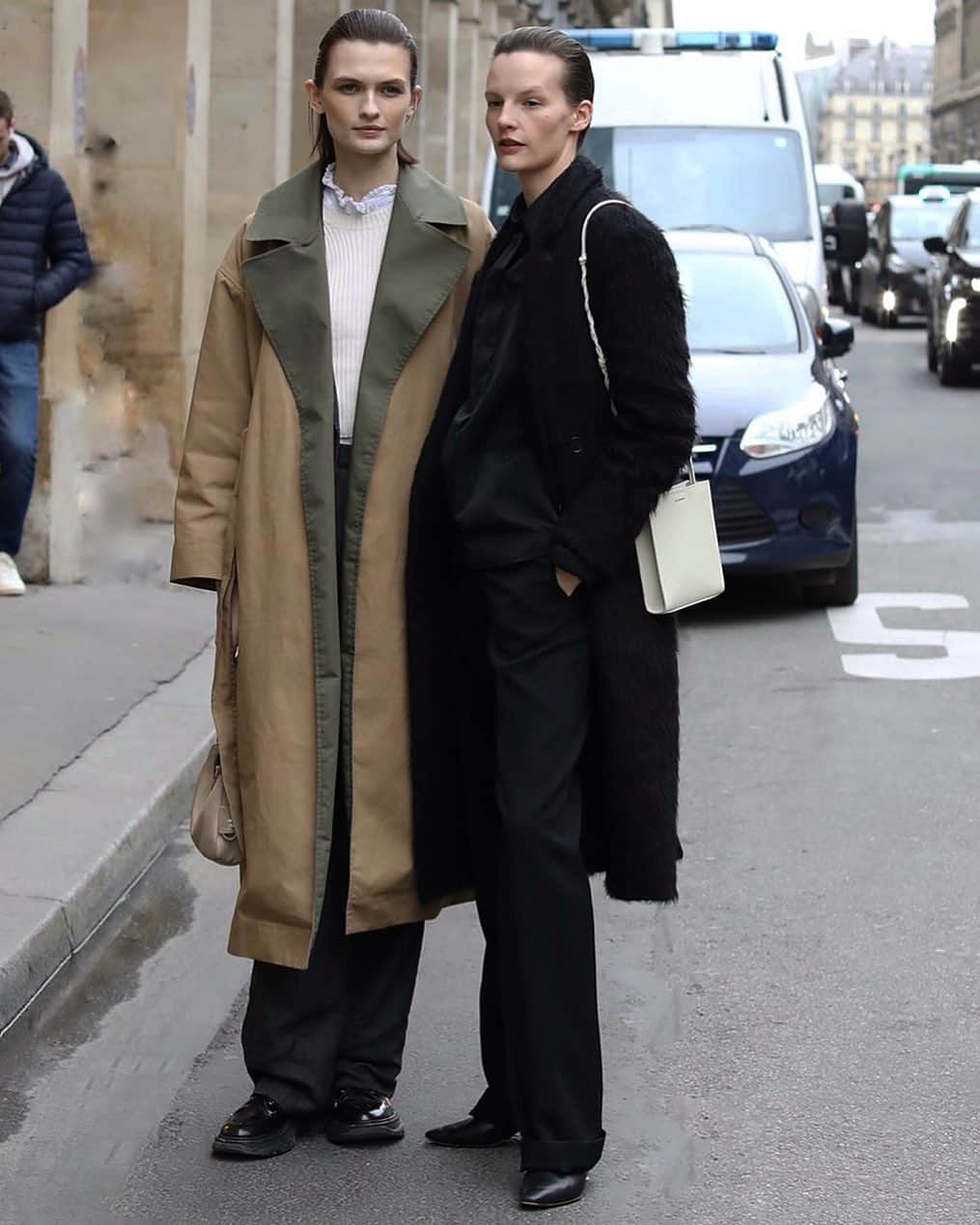 Lee Oliveiraのインスタグラム：「29.02.2020 Rue de Rivoli, Paris  Models Off-Duty (left) @lara_mullen (right) @s_blomqvist」
