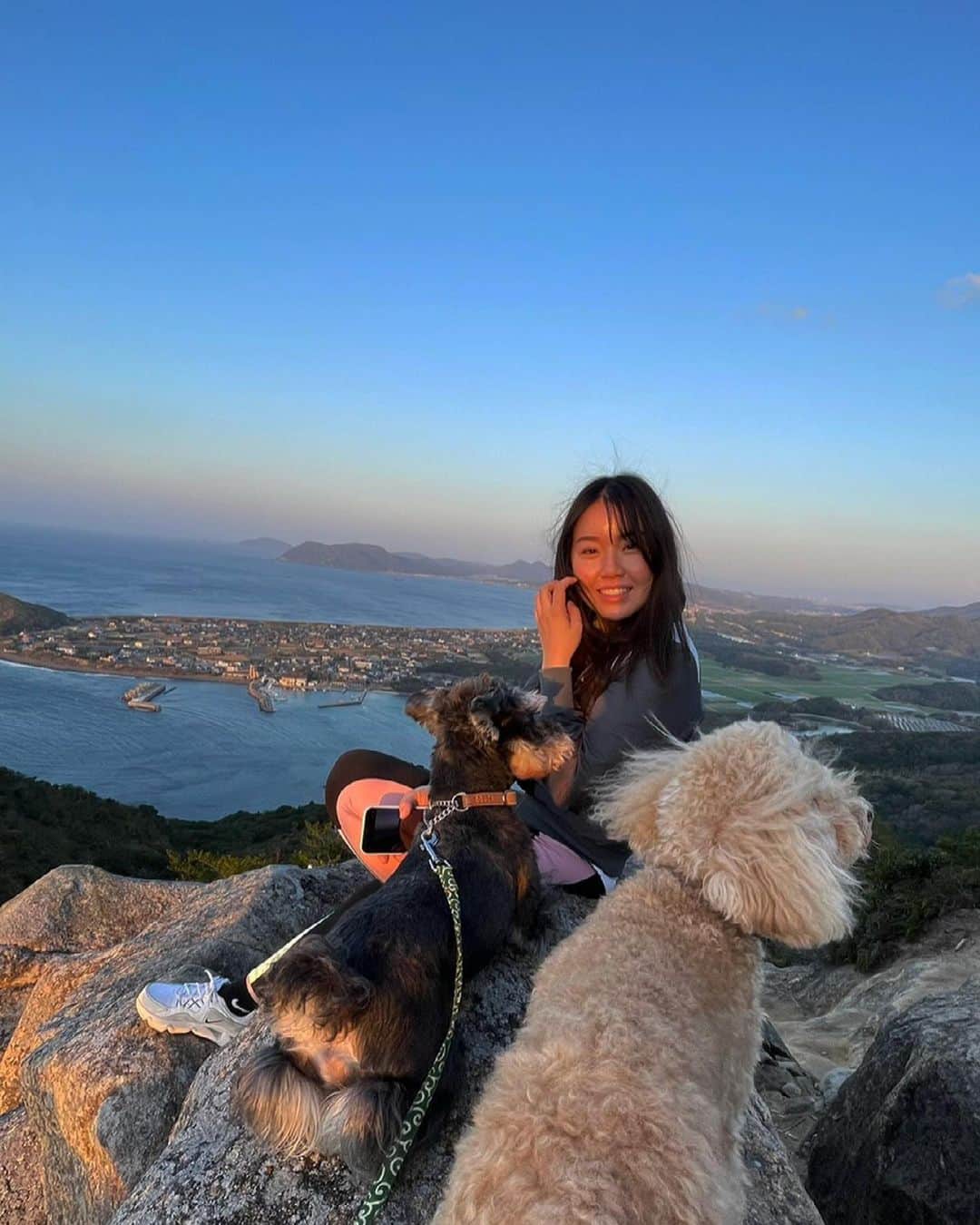 井上沙紀のインスタグラム：「この景色を求めてみんなで頑張った🐾⛰👣自然って癒される🦋 #登山 #糸島 #立石山 #休日の過ごし方 #アウトドア」