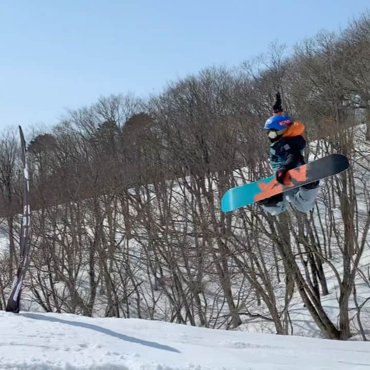 上田ユキエのインスタグラム：「アルツのパークでテレビ撮影🏂 #k2miniturbo #snowboarding #altsbandaiskiresort」