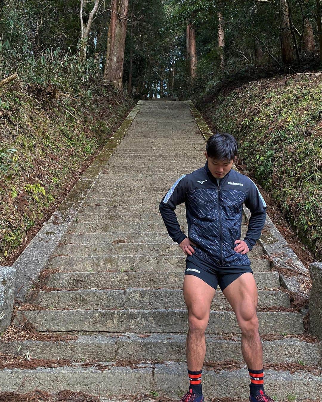 丸山城志郎さんのインスタグラム写真 - (丸山城志郎Instagram)「今日はこの階段を攻めてきました！  #階段ダッシュ#トレーニング#training#judo#mizuno#mikihouse#トレーニングウェア#柔道」2月22日 19時00分 - joshiromaruyama
