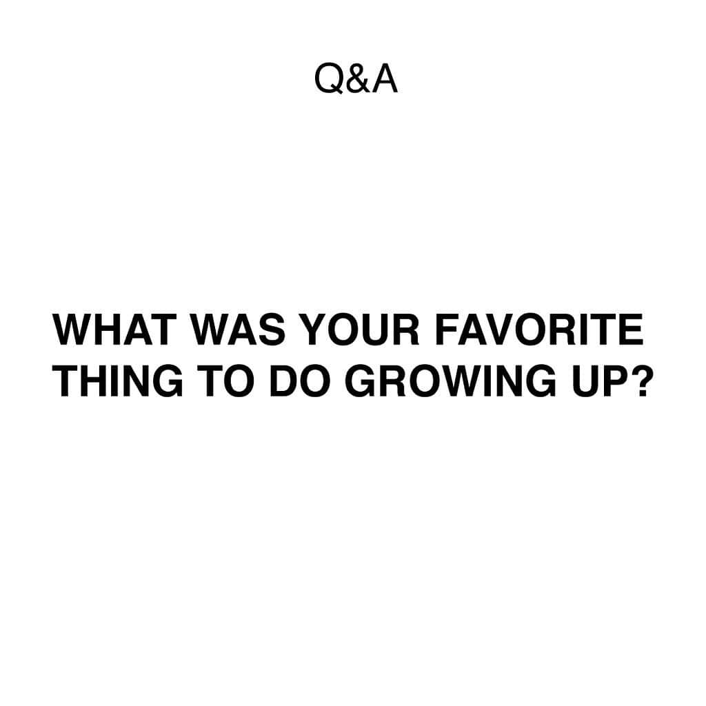 ジェイミー・キングのインスタグラム：「What was your favorite thing to do growing up....? 🤔」