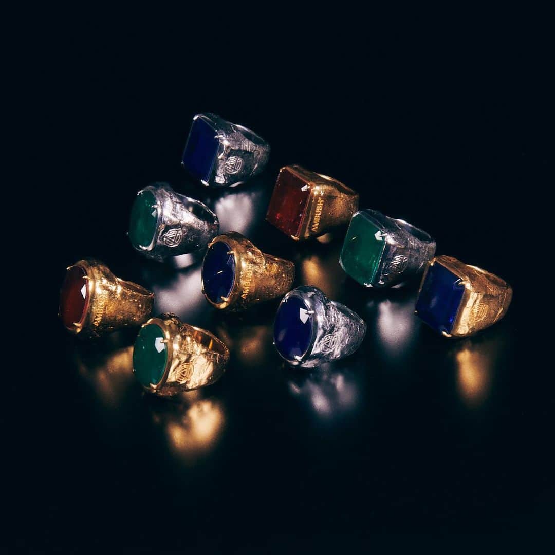 YOONのインスタグラム：「BIG NATURAL ROCKS 4 UR HANDS🖤   @ambush_official  Spring  Summer collection in stores now ❤️💚💙🤍  #AMBUSH #bigrocks #newforspring #jewelrygram」