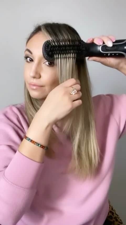 Sam Villaのインスタグラム：「"This #samvillahair 3 in 1 hot brush made it so easy to style my #hair. It’s like I gave myself a #blowout without putting a lot of stress on my shoulders! Super easy to use!😍⠀ ⠀ I used @redken #oilforall and #frizzdismissantistaticoilmist for shine and frizz control ✨" - @kolor.me.karlaa, #SamVilla Ambassador and #Redken Artist⠀ ⠀ ▶️ #PressPlay ⠀⠀ ⠀ ✖️ Shop the PRO RESULTS 3-IN-1 BLOW DRY HOT BRUSH on SAMVILLA.COM ✖️⠀ .⠀ .⠀ .⠀⠀ #beautyreview #hairtools #hottools #hairstyling #beautyhaul #hotbrush #hairstyle #samvilla #samvillacommunity #samvillahair #samvillatools #greathair #easyhair #tiktok #reels #hairvideo #hairtutorial」