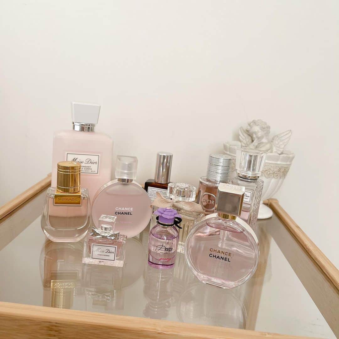 朝長美桜さんのインスタグラム写真 朝長美桜instagram My Room お気に入りの場所 可愛い香水たちを飾っています 幸せ空間 これからも集めたいなぁ みんなのおすすめ香水 教えて下さい 香水 Myroom Ikea イケア インテリア