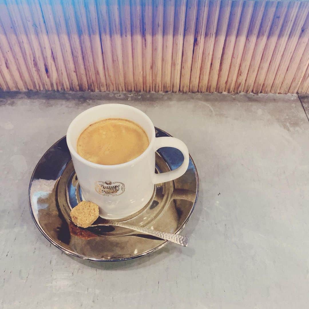 入来茉里さんのインスタグラム写真 - (入来茉里Instagram)「土曜日、皆さん どう過ごしていましたか〜？ 私は友人と会ったりして いい刺激や意見を貰っていました 30代って楽しいな☺️ 今の自分が1番好きかも。。☺️ みんなは？ みんなもそうだと、嬉しいな。 ・ #coffeebreak」2月27日 21時46分 - iriki.mari_official