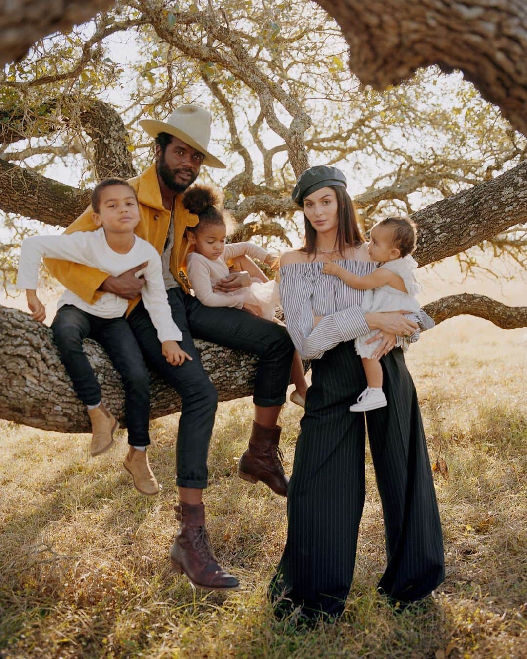 Vogueさんのインスタグラム写真 - (VogueInstagram)「Some 30 miles outside Austin, musician @GaryClarkJr, his wife, the designer and model @NicTrunfio, and their family live on a ranch so remote that they can’t receive deliveries there. The place offers a welcome change of pace from their on-the-go lifestyle. “Our home is not meant to show off,” Trunfio says. “It’s a place where we can be in our own element and have our own oasis.” Tap the link in our bio to shop our favorite things inspired by this family—and 12 other creatives' beautiful lives. Photographed by @rahimfortune, Vogue, April 2021」3月14日 5時20分 - voguemagazine