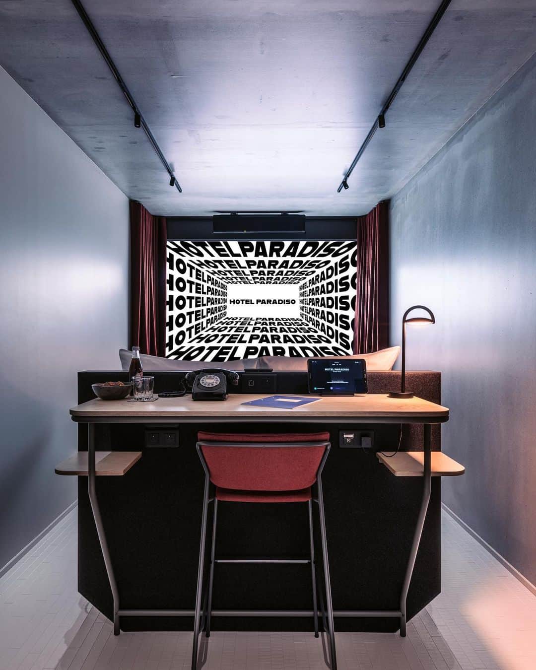 Vogue Parisのインスタグラム：「#VogueAddressBook Cinema lovers in Paris just got some good news: MK2 has opened the city’s first cinema hotel! The @MK2HotelParadiso is the work of two bothers Nathanaël and Elisha Karmitz and comprises 6 classic auditoriums, 34 bedrooms and 2 suites that can all transform into private cinemas, as well as a rooftop terrace featuring yet another big screen. With creative input from a host of names like Alexandre Mattiussi, @WoodkidMusic and @ThomsenStudio, this new hotspot is set to be one of Paris’s coolest places to spend a night for Parisians and visitors alike.」