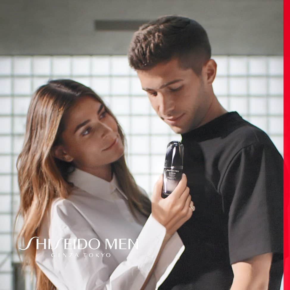 セルジ・ロベルトのインスタグラム：「My partner in love, my partner in skincare @coralsimanovich @shiseido  #ShiseidoMen #ShiseidoSkincare #Ultimune」