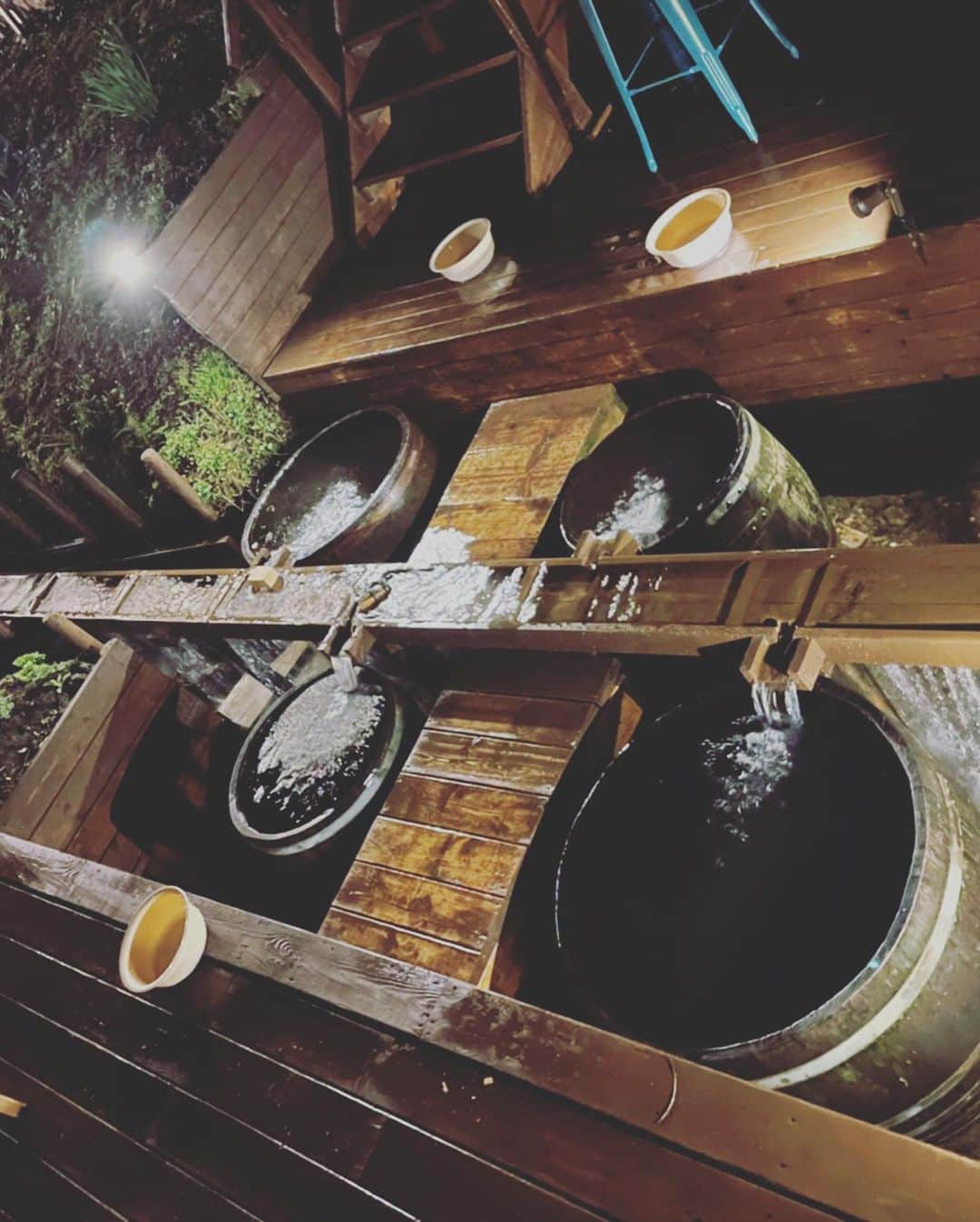 入江慎也さんのインスタグラム写真 - (入江慎也Instagram)「長野の講演会終わりにずっと行きたかった「ザサウナ」に連れて行っていただきました。 水風呂は5°。 外はめちゃくちゃ寒いですが、中は熱い。 最高でした。 今度はゆっくりいきたいです！  #ザサウナ #長野 #ランプ #サウナ最高」4月23日 21時35分 - oreirie0408