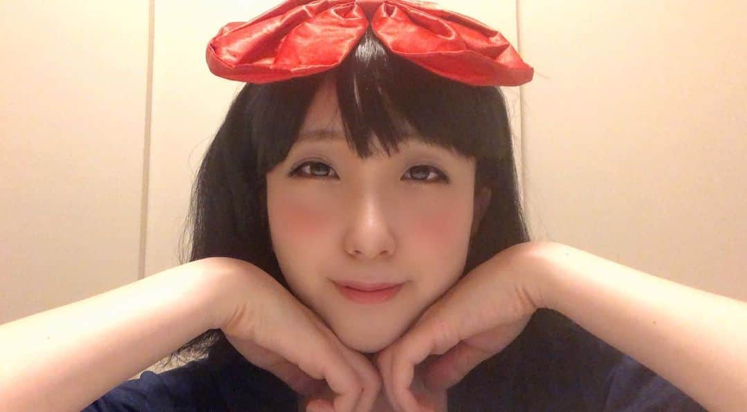 山田愛奈のインスタグラム：「YouTube更新しましたー！ 魔女の宅急便のキキの、コスプレ動画です！  #ファンの方から頂いた」
