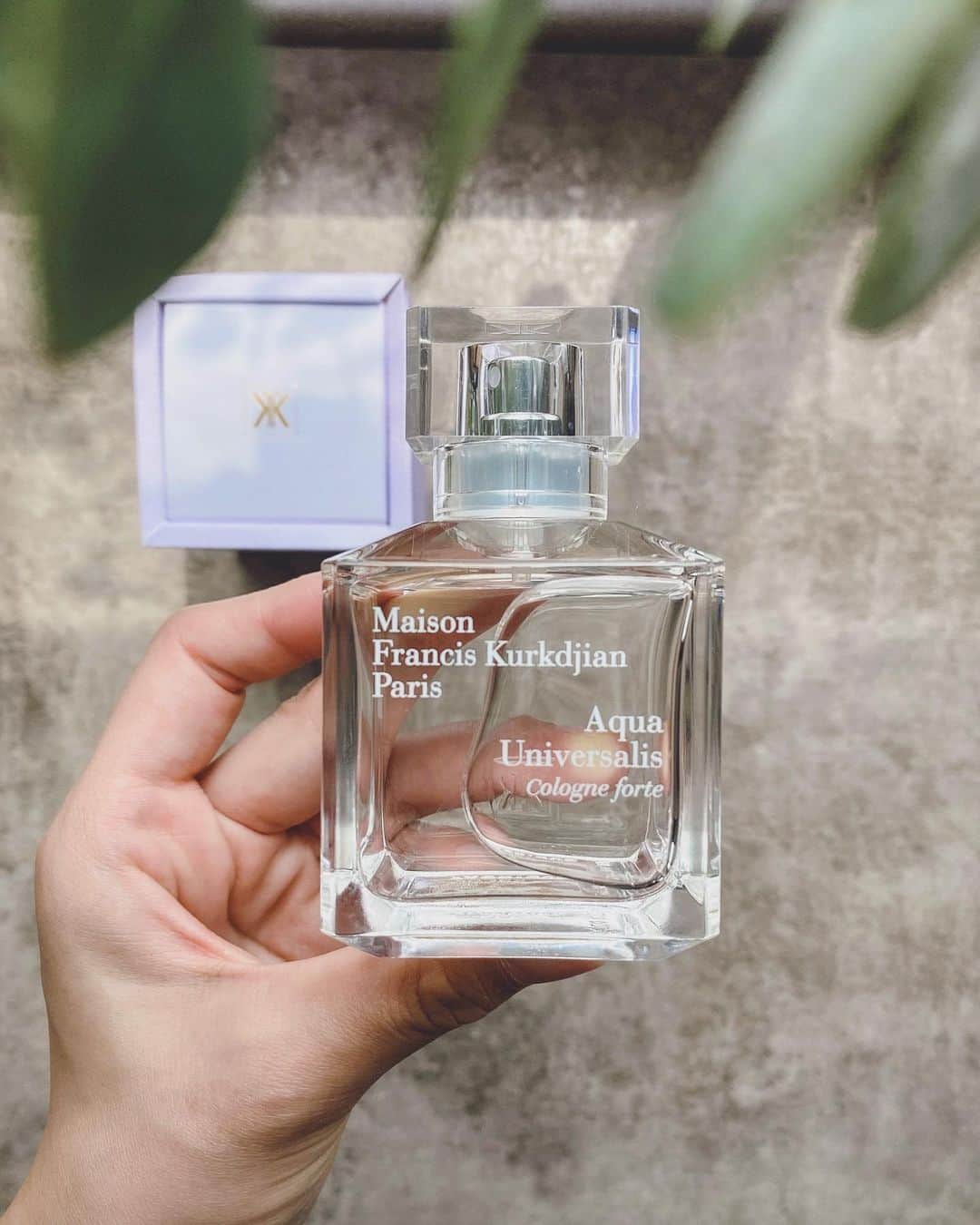 鬼辻麻衣さんのインスタグラム写真 - (鬼辻麻衣Instagram)「新しく手に入れたフレグランス🌿 👶が産まれてからは香水をつける機会は減ったけど 気分に合わせて香りを身に付けるのが好きなの