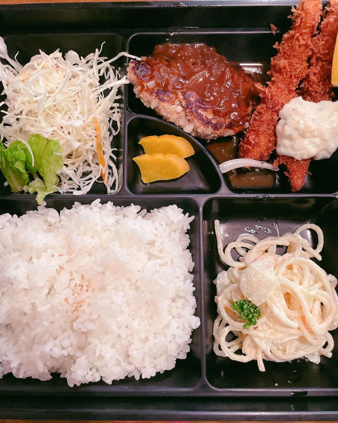 高橋茂雄のインスタグラム：「レストランイレブンのサービスランチは完璧すぎて惚れてまう！！」