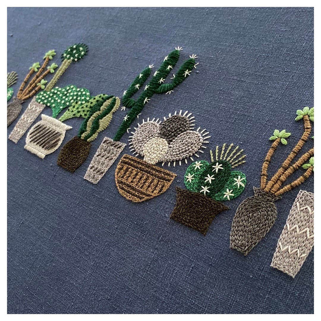 樋口愉美子のインスタグラム：「. Cuctus 🌵 サボテンの刺繍です。  #embroidery #handmade #forest #bear #yumikohiguchi #樋口愉美子 #ハンドメイド #刺しゅう #刺繍 #サボテン #サボテン刺繍 #サキュレント #Cuctus #botanical #summer #succulents #broderie #bordado #вышивка #자수 #needlework #handstitched #handembroidery」