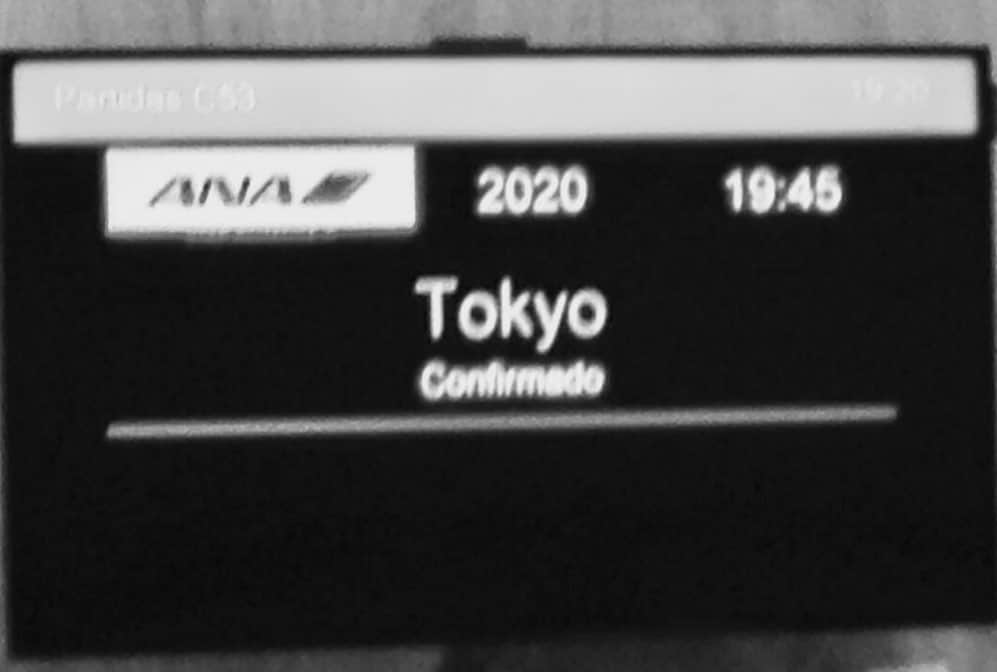 栗原文音のインスタグラム：「TOKYO 2020 オリンピック開幕  写真は5年前のリオデジャネイロから帰る時の 飛行機の帰国便掲示板⁉︎ これを見て4年後の東京オリンピックの舞台に戻ってきたいと！ 凄く心が熱くなった事を覚えてる😌 目標には程遠かったけど、 みんなの活躍を心から応援したい🎌 ここまでに選手はどんだけ努力してきた事か。 そしてここに来るまでに、一人一人たくさんのストーリーがある！🥺 色んな意見はあると思うけど。 出場してる選手みんなが、 体調や大きな怪我がなく 輝く姿をたくさん見れますように！ 頑張れ！日本🎌✨   #東京2020 #開幕 #頑張れ日本」