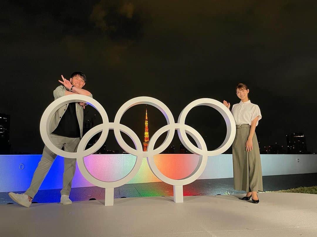 寺川俊平のインスタグラム：「* 昨日一昨日は深夜枠をももすけと。 吉田秀彦さんに柔道のメダル解説もしていただきました。 次のこの枠でのぼくたちの登場は8月6日。 うん、本当は毎日やりたい笑  #夜の会社屋上 #五輪 #安藤萌々 #オリンピック」