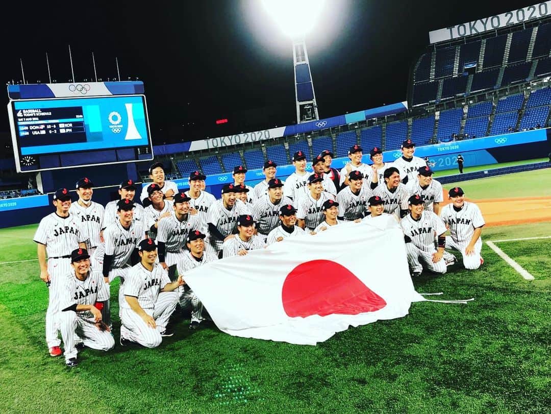 山本由伸のインスタグラム：「金！🥇 本当に濃い貴重な1ヶ月過ごせました🙇‍♂️ 応援してくださった皆様ありがとうございました！ #全てに感謝　#東京五輪 #2020 #オリンピック」