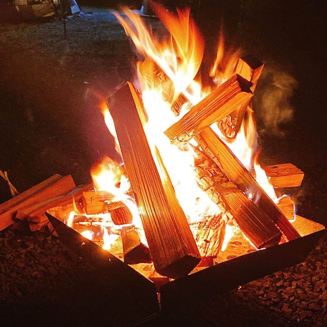 植草克秀さんのインスタグラム写真 - (植草克秀Instagram)「癒し🔥  #植草克秀  #katsuhideuekusa  #キャンプ行きたい #焚き火したい  #🔥」8月28日 23時10分 - katsuhideuekusa