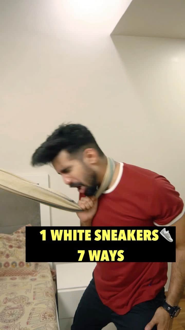 Karron S Dhinggraのインスタグラム：「White sneakers 👟can save lives🙌🏼 7 ways! . . . 🎥 @jasdeepphotography  🎞 @iam.sukhe  #TheFormalEdit #Whitesneakers」