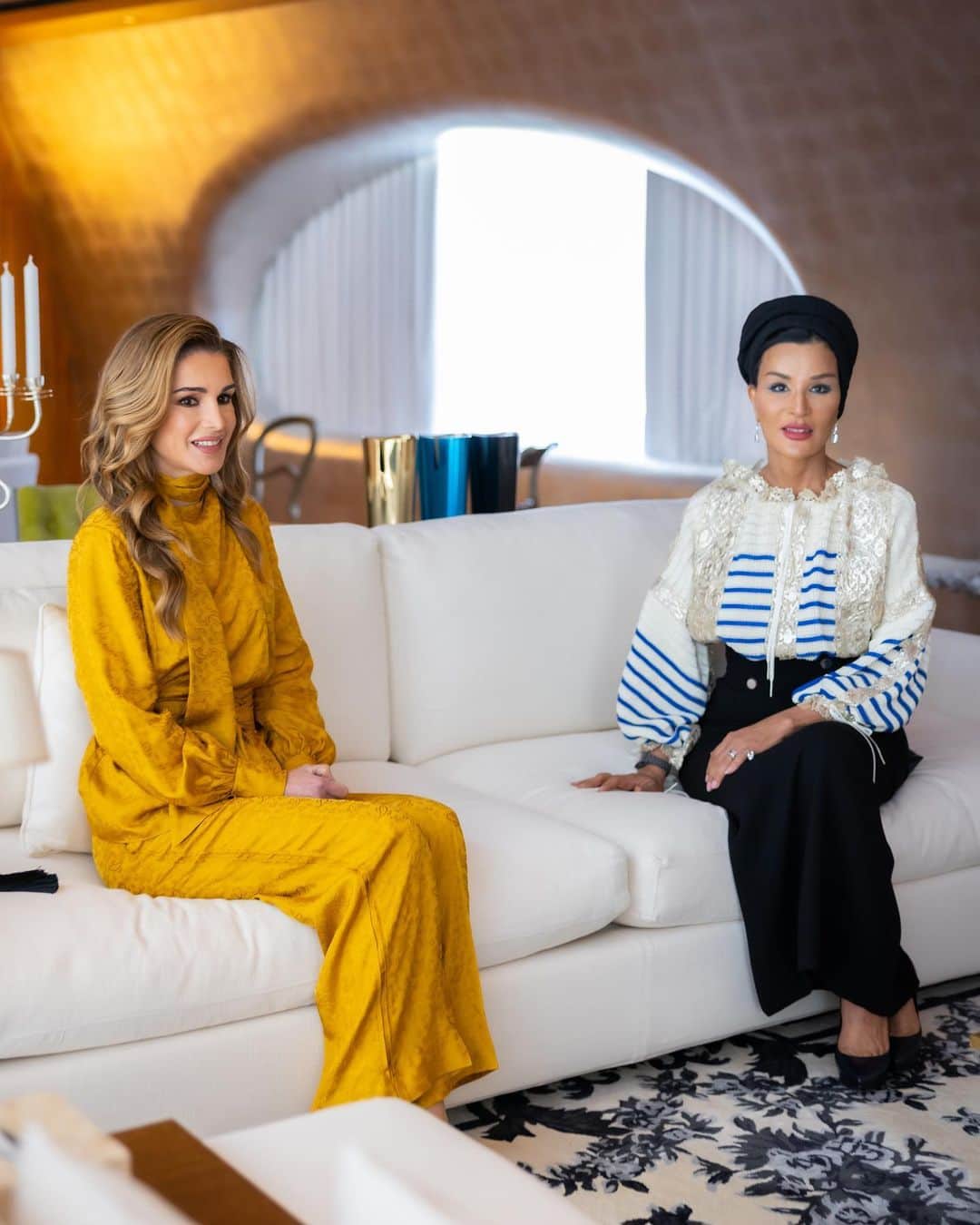 ラーニア（ヨルダン王妃）のインスタグラム：「سعدت بلقائي مع سمو الشيخة موزا بنت ناصر اليوم خلال زيارة إلى قطر الشقيقة #الأردن #حب_الأردن #قطر  It was a pleasure catching up with Her Highness Sheikha Moza bint Nasser earlier today #Jordan #LoveJO #Qatar」